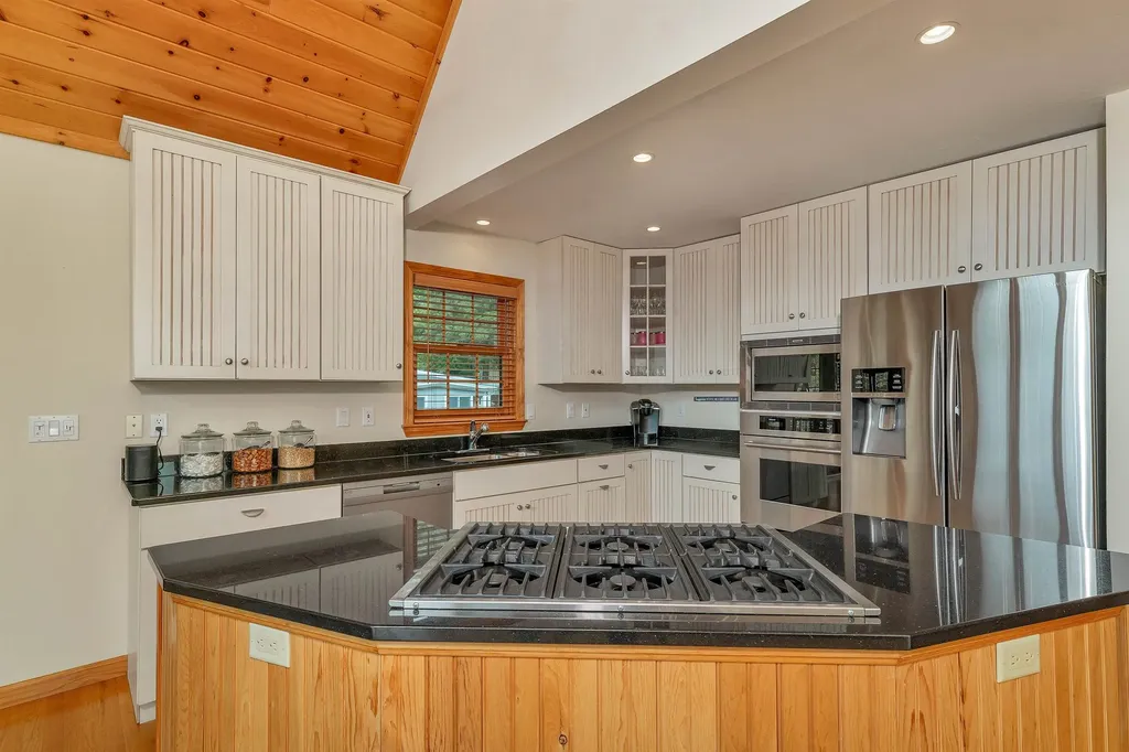 25 Sunset Lane Moultonborough NH 03254