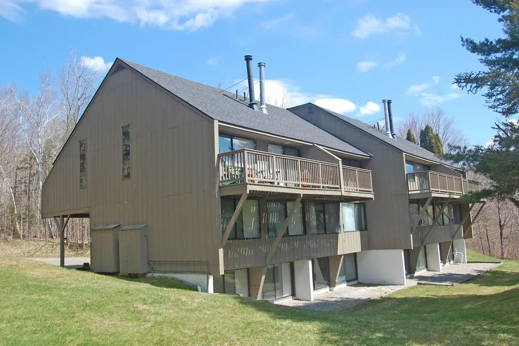 60 Drumleys North Extension Warren VT 05674