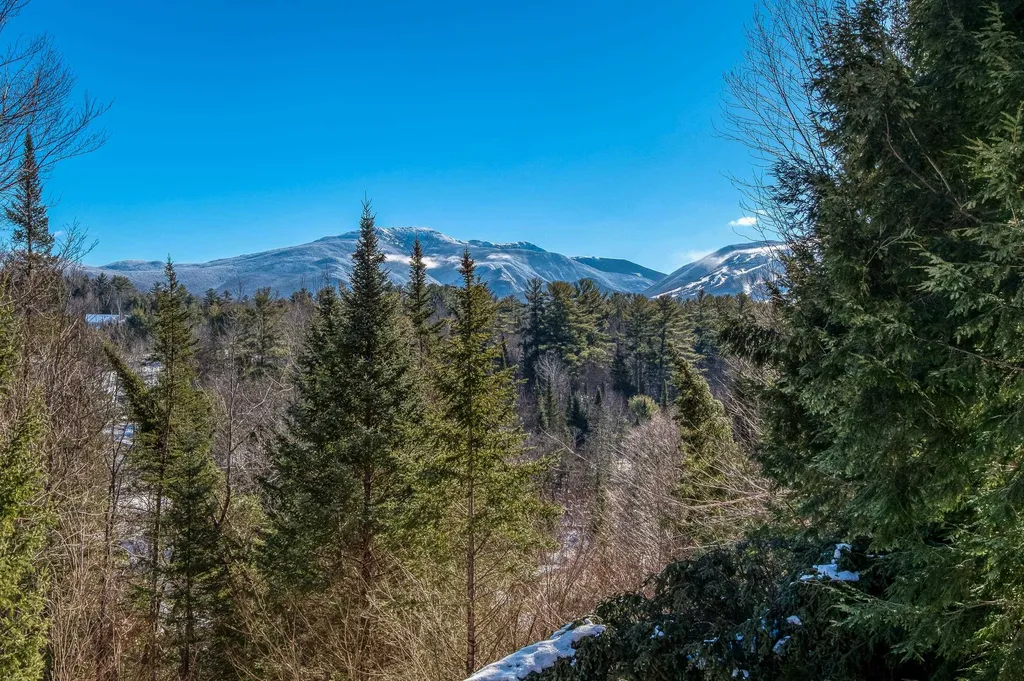 36 Hoffmans Drive, Franconia NH Real Estate Listing MLS 4987110 Teamner