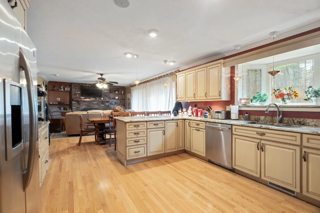 97 North Lowell Road Windham NH 03087