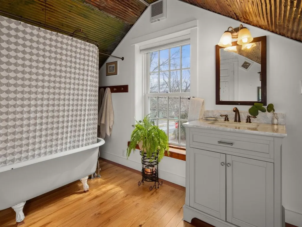 20 East Street Vergennes VT 05491