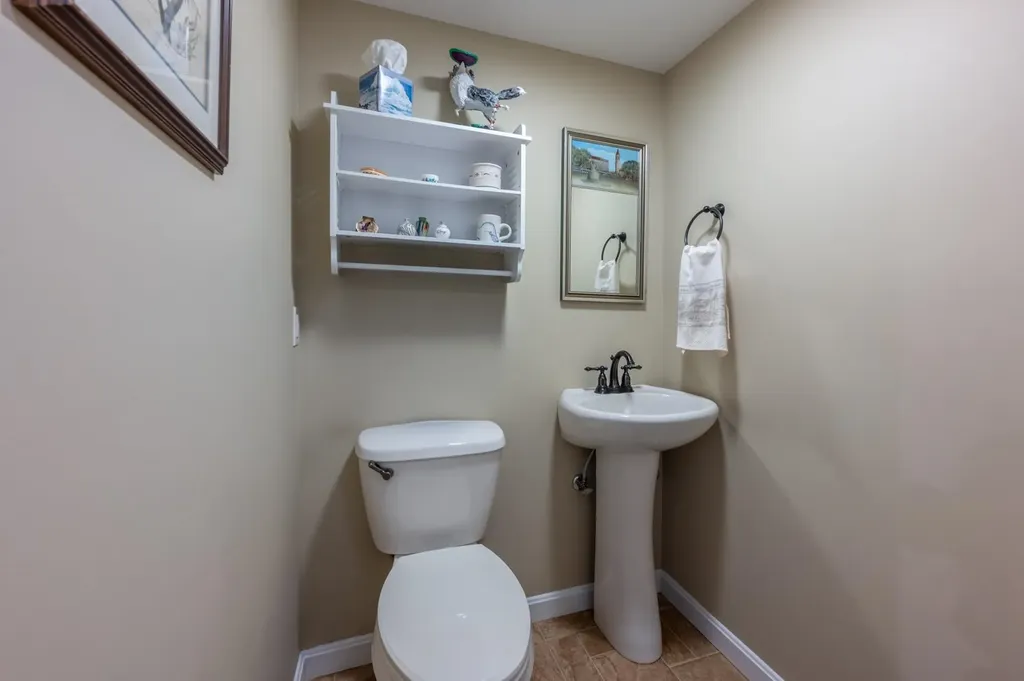 1376a Route 11 Sunapee NH 03782
