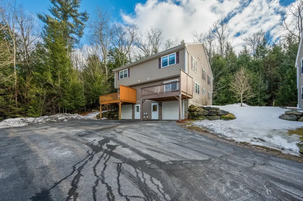 1376a Route 11 Sunapee NH 03782