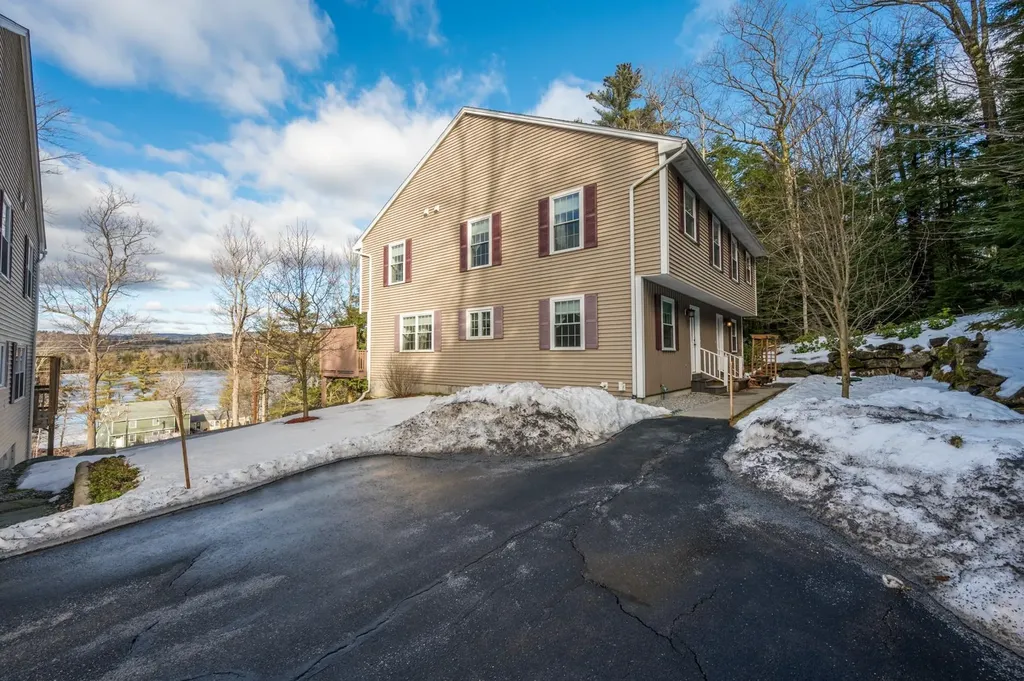 1376a Route 11 Sunapee NH 03782