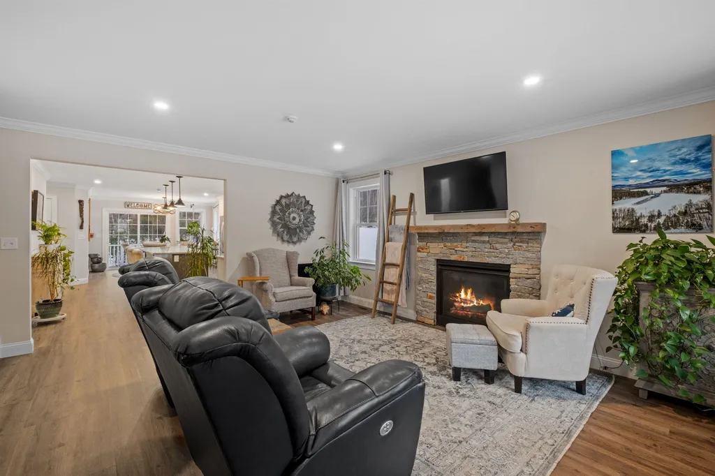 27 Butternut Lane Laconia NH 03246