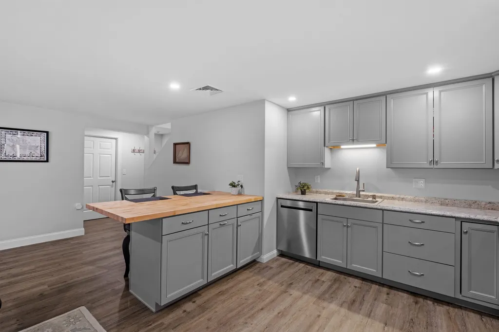27 Butternut Lane Laconia NH 03246