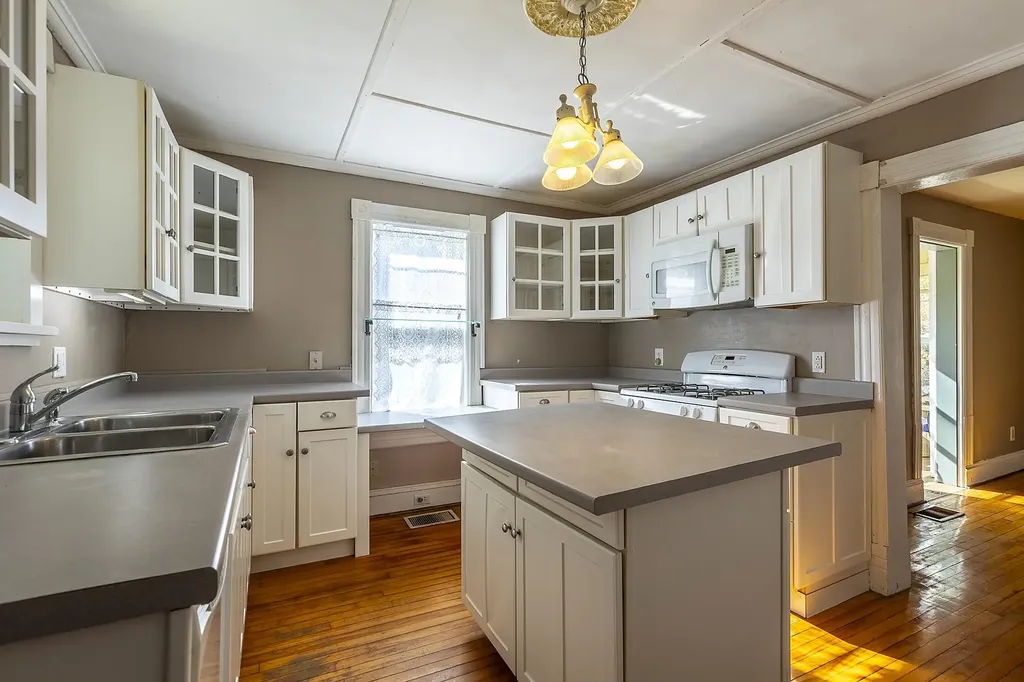 122 Highland Avenue Manchester VT 05255