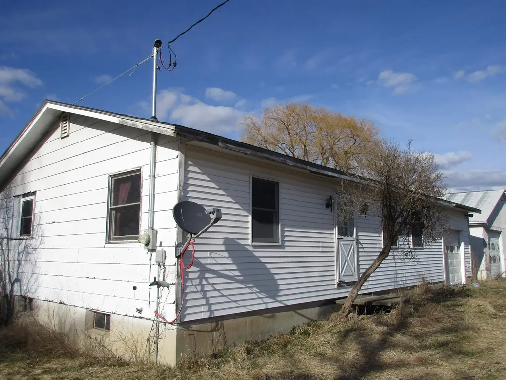 66 Rattlin Bridge Road Bridport VT 05734