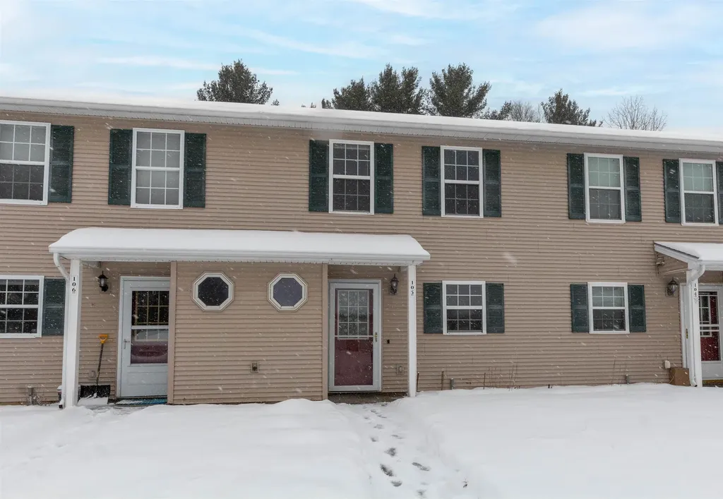 43 Colonial Road Fairfax VT 05454