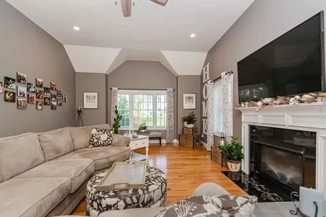 15 Squire Drive Pelham NH 03076
