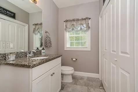 15 Squire Drive Pelham NH 03076