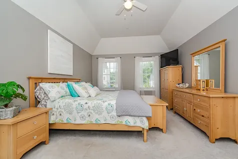 15 Squire Drive Pelham NH 03076