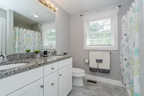 15 Squire Drive Pelham NH 03076