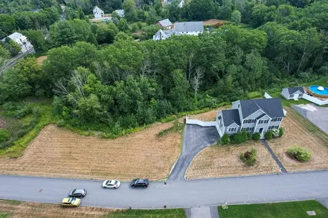 15 Squire Drive Pelham NH 03076
