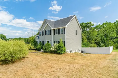 15 Squire Drive Pelham NH 03076