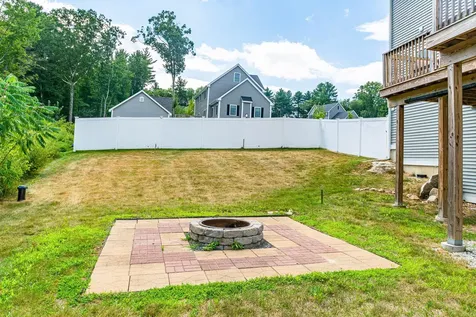 15 Squire Drive Pelham NH 03076