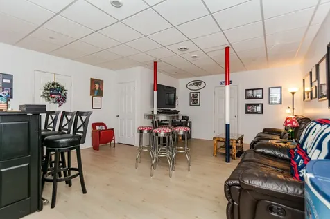 15 Squire Drive Pelham NH 03076