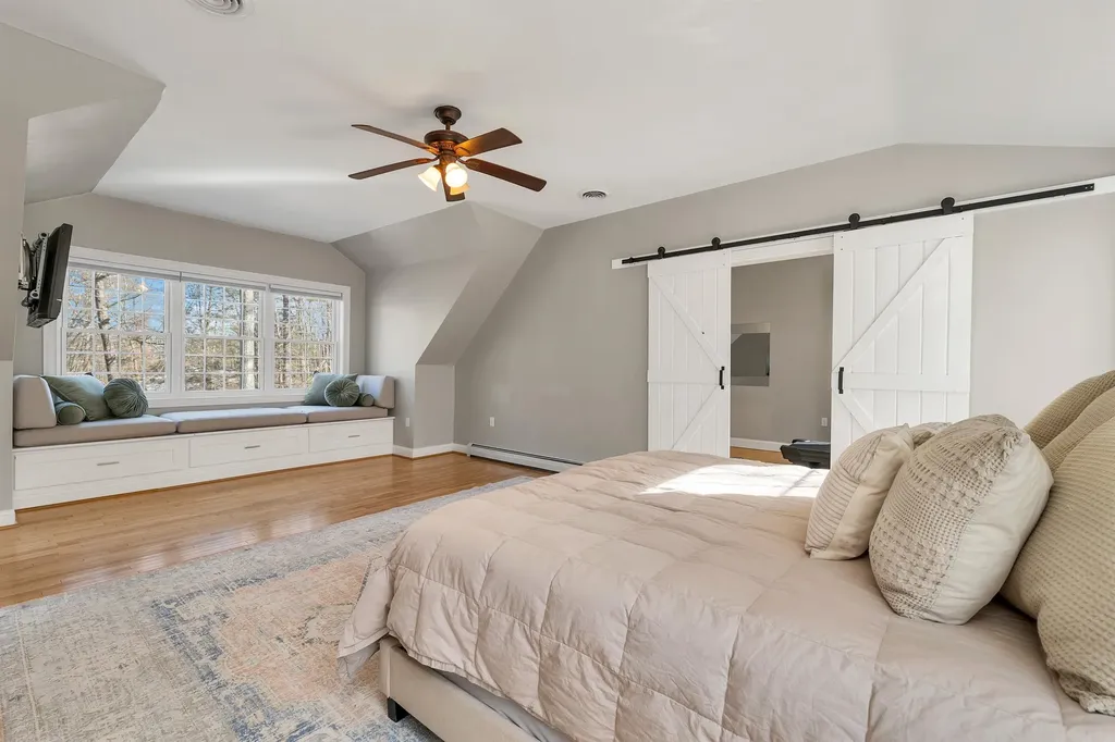 2 Hemlock Way Durham NH 03824