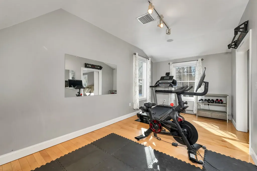 2 Hemlock Way Durham NH 03824