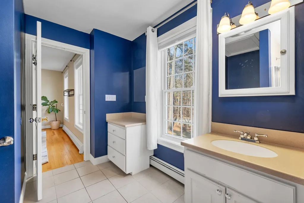 2 Hemlock Way Durham NH 03824