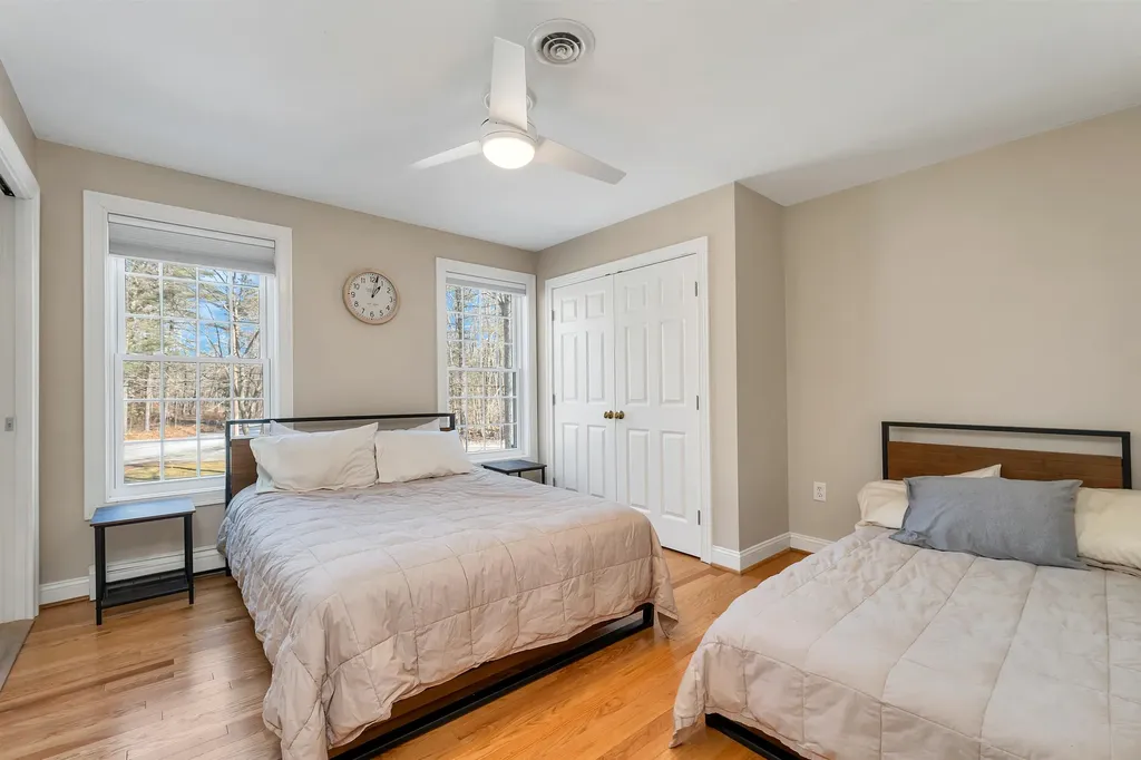 2 Hemlock Way Durham NH 03824