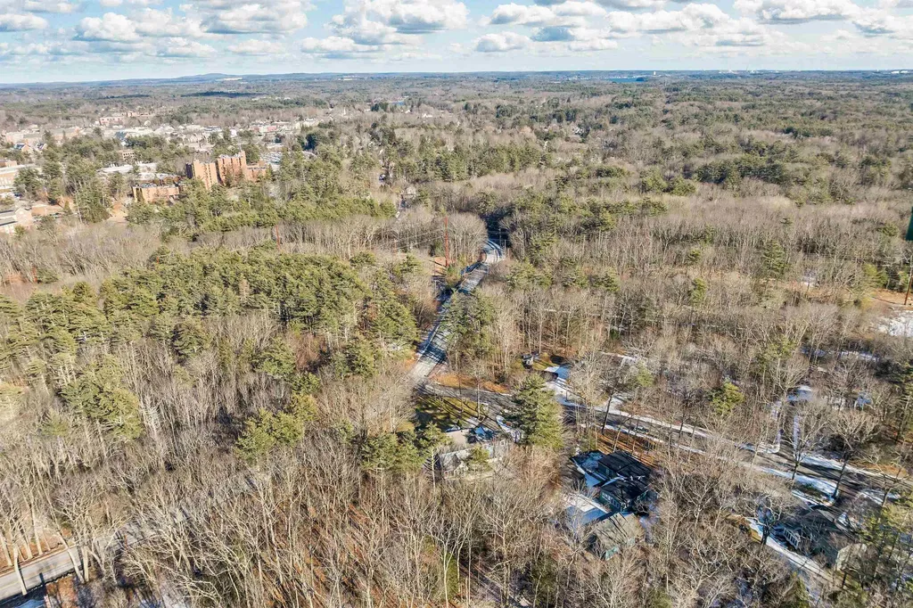 2 Hemlock Way Durham NH 03824