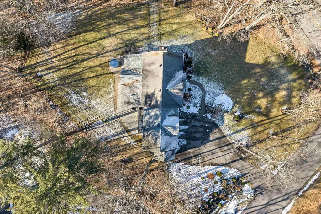 2 Hemlock Way Durham NH 03824