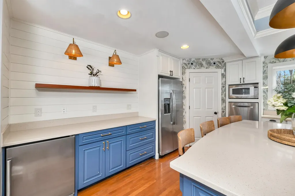 2 Hemlock Way Durham NH 03824