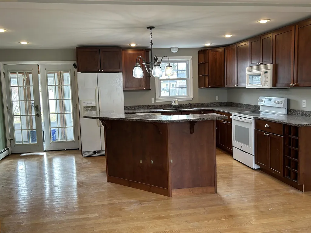 20 Forest Street Exeter NH 03833
