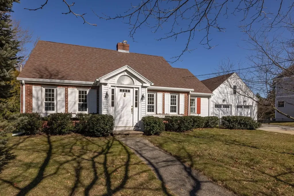 893 Woodbury Avenue Portsmouth NH 03801