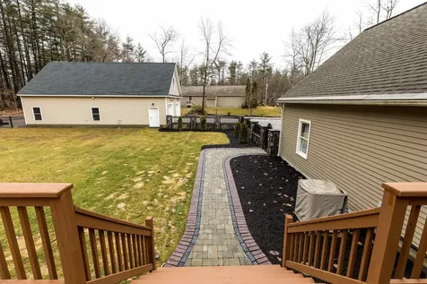 21 Barthelmess Lane Hampstead NH 03841