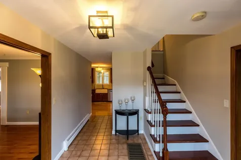 21 Barthelmess Lane Hampstead NH 03841