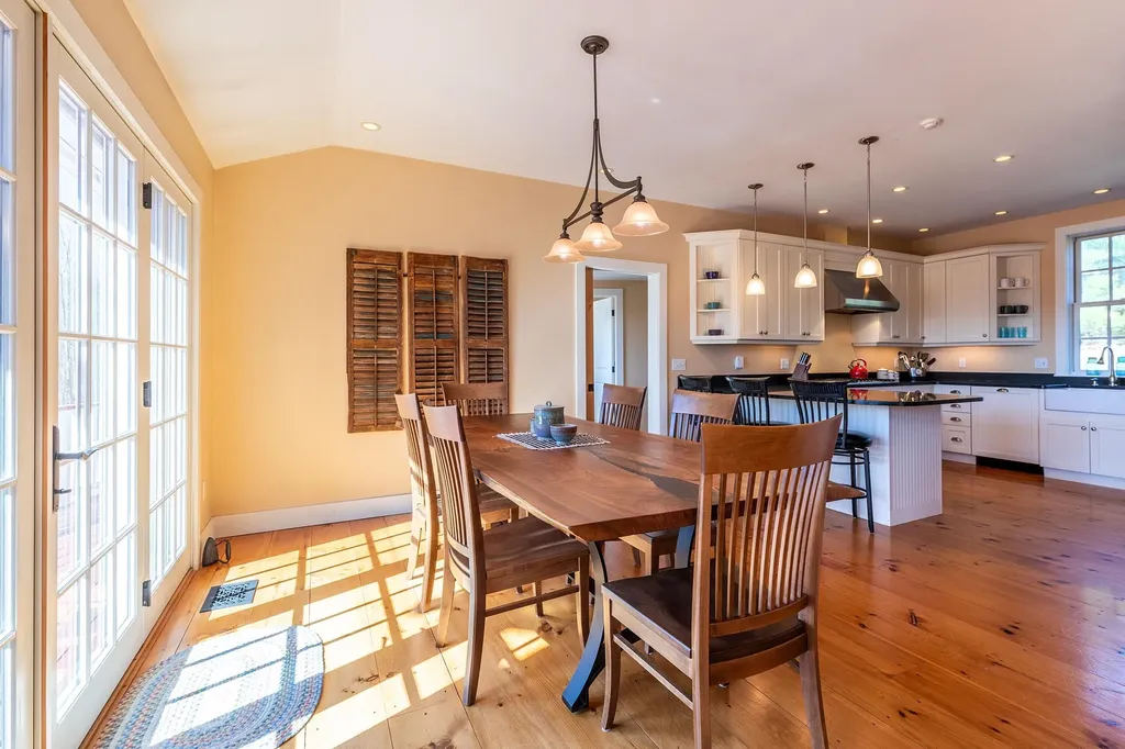 661 Old Lake Road Poultney VT 05764