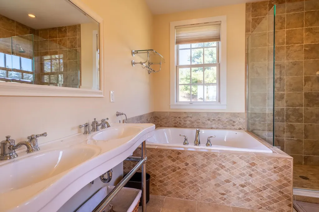 661 Old Lake Road Poultney VT 05764