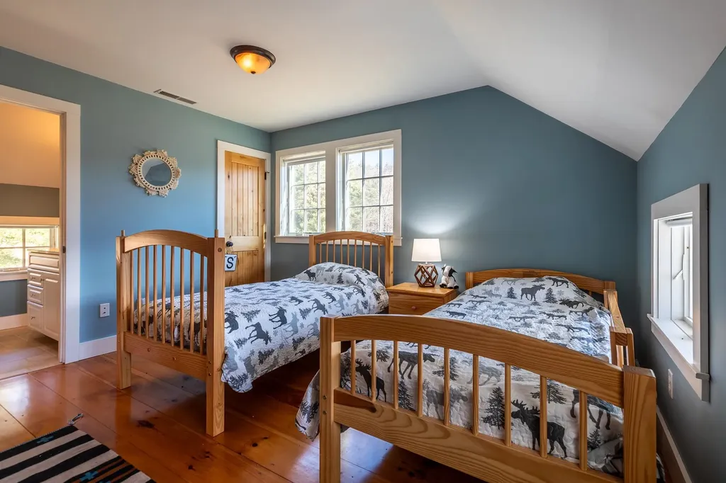 661 Old Lake Road Poultney VT 05764