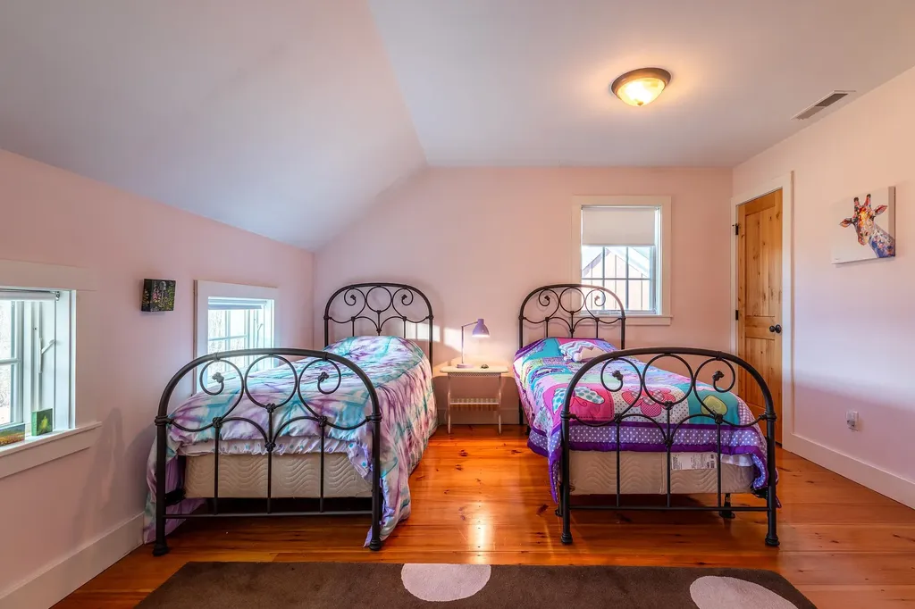 661 Old Lake Road Poultney VT 05764