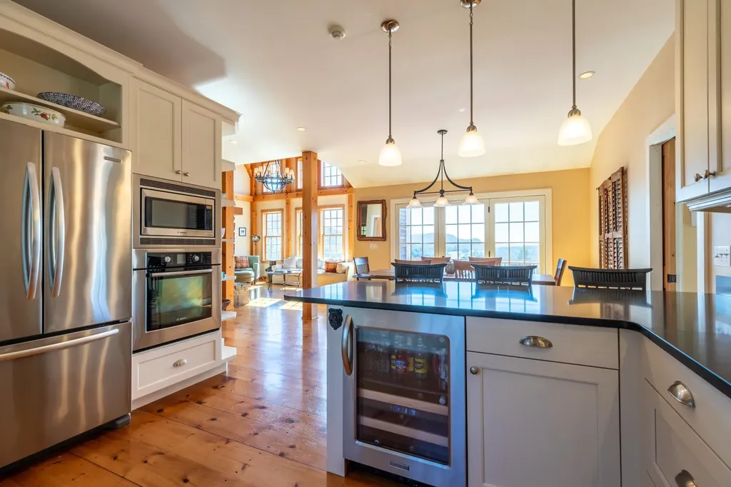 661 Old Lake Road Poultney VT 05764