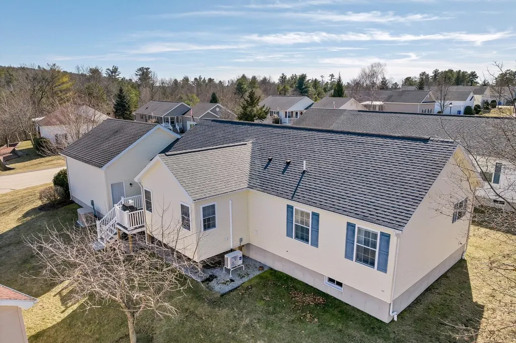 32 Ironwood Circle Hooksett NH 03106