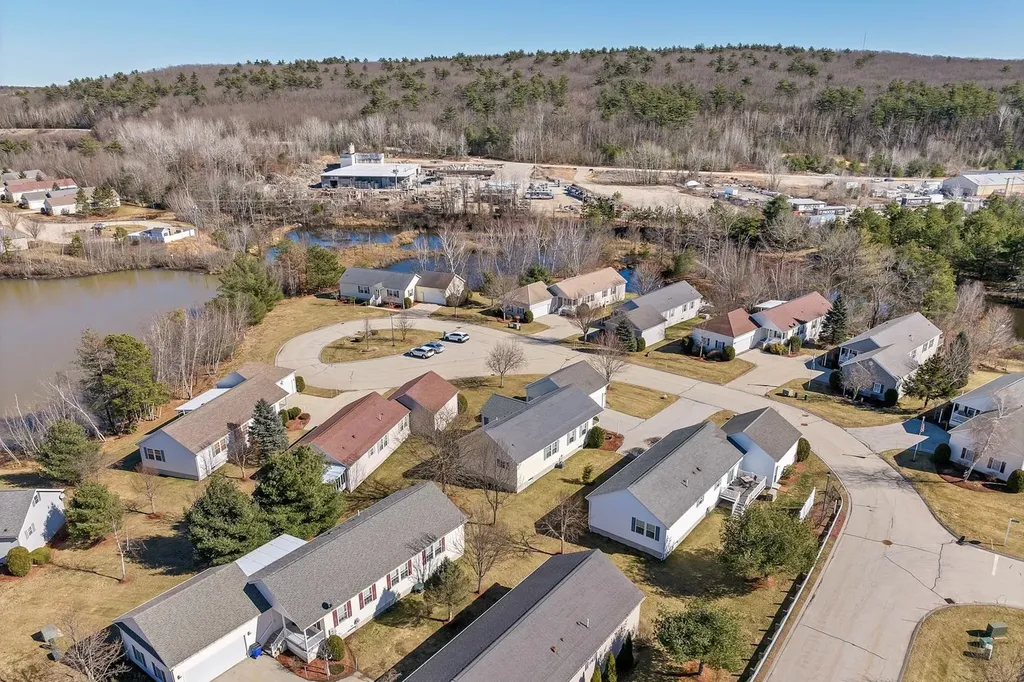 32 Ironwood Circle Hooksett NH 03106