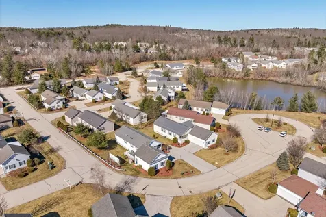 32 Ironwood Circle Hooksett NH 03106