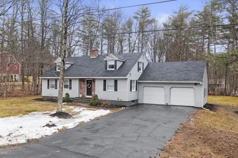 10 Jiminy Drive Wolfeboro NH 03894