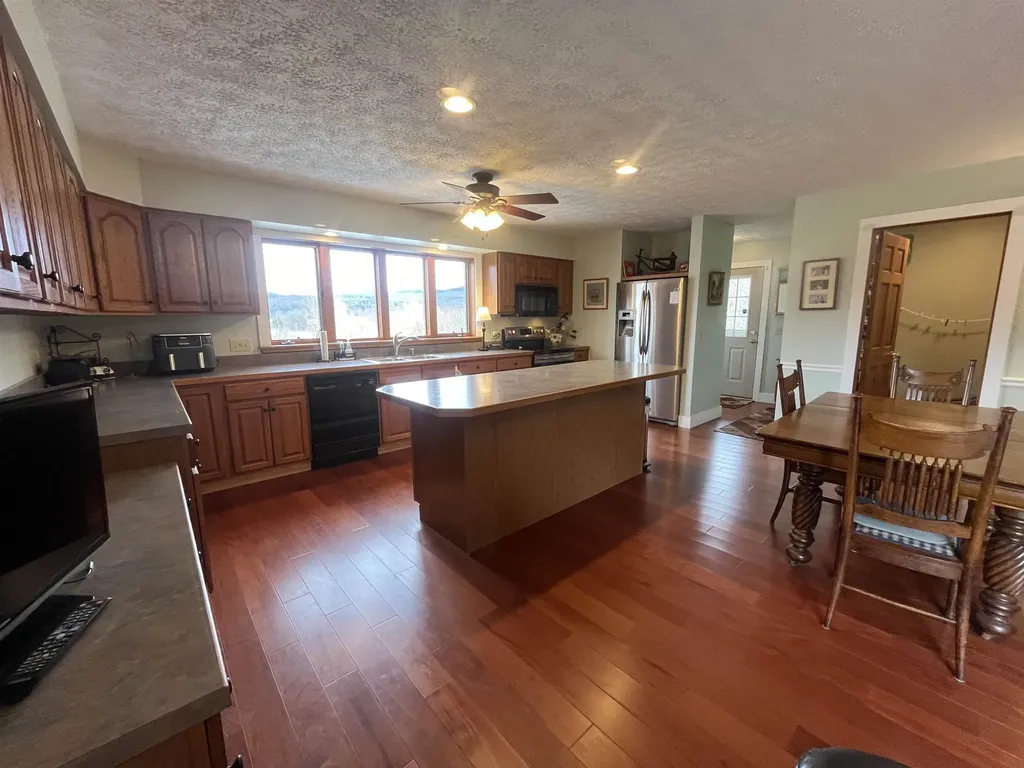 922 Gilman Road Hinesburg VT 05468