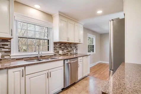 17 Alta Avenue Salem NH 03079