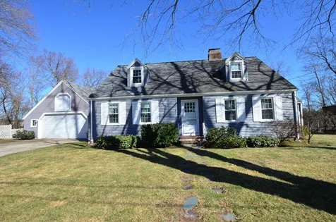 16 Greenlay Street Nashua NH 03063