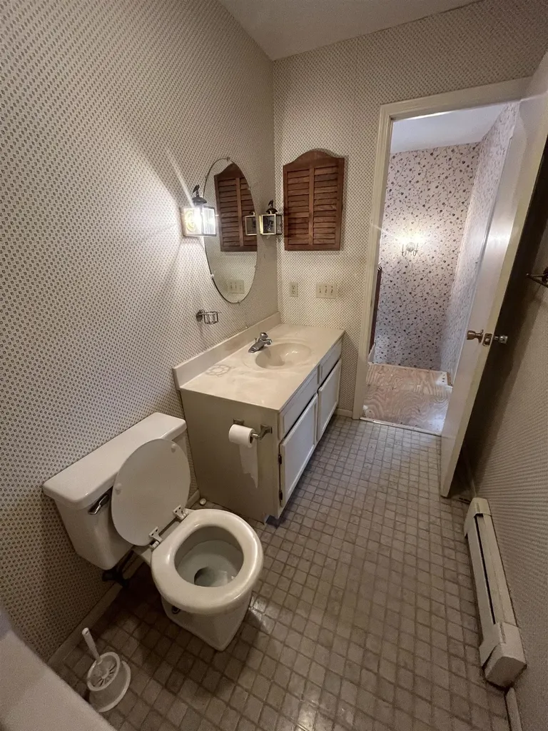 E16 Stonehedge Drive South Burlington VT 05403