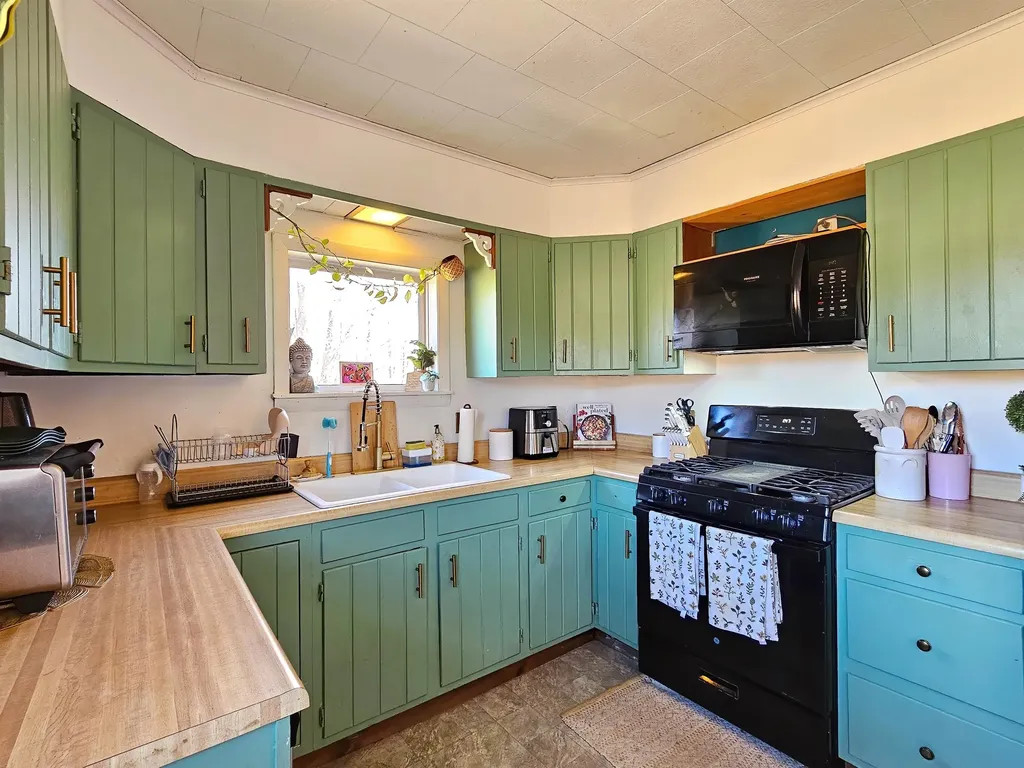 1219 King Road Berkshire VT 05450