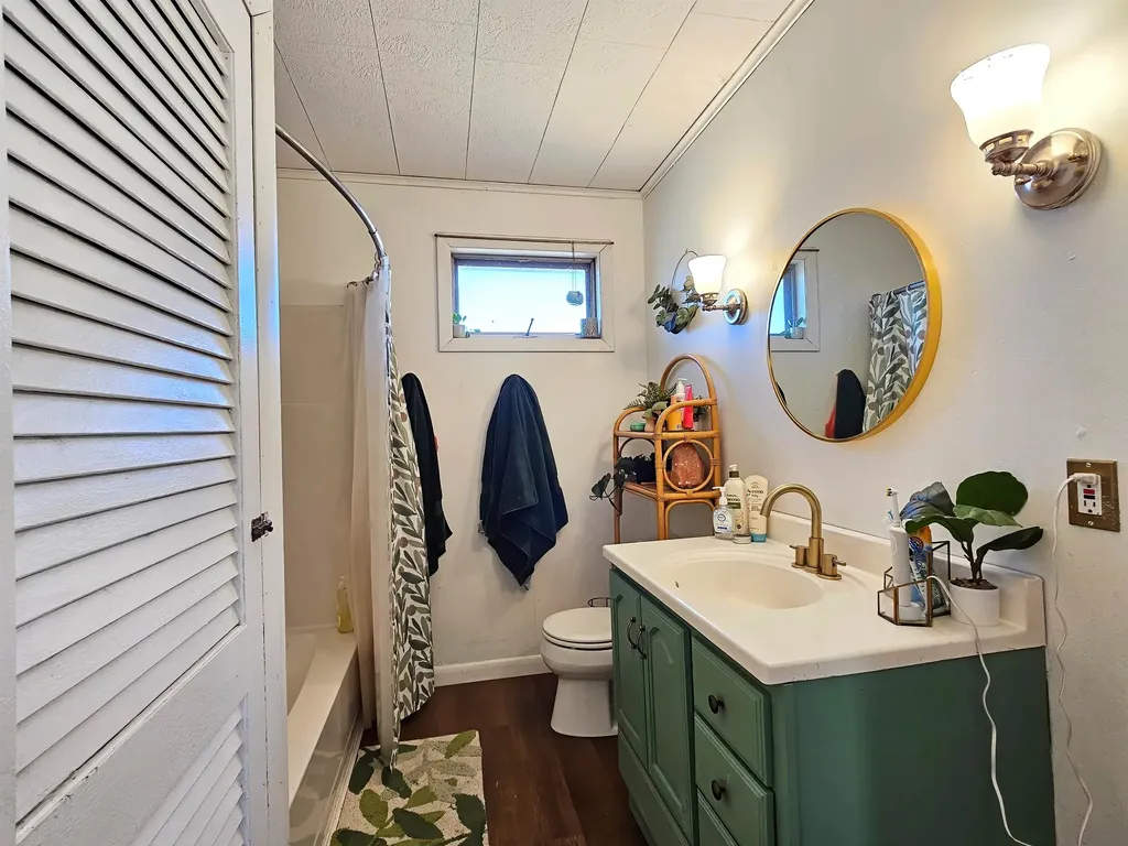1219 King Road Berkshire VT 05450