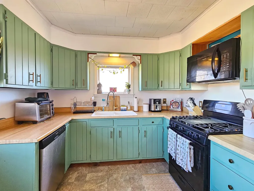 1219 King Road Berkshire VT 05450
