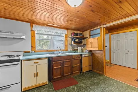 83 East Salem Drive Derby VT 05829