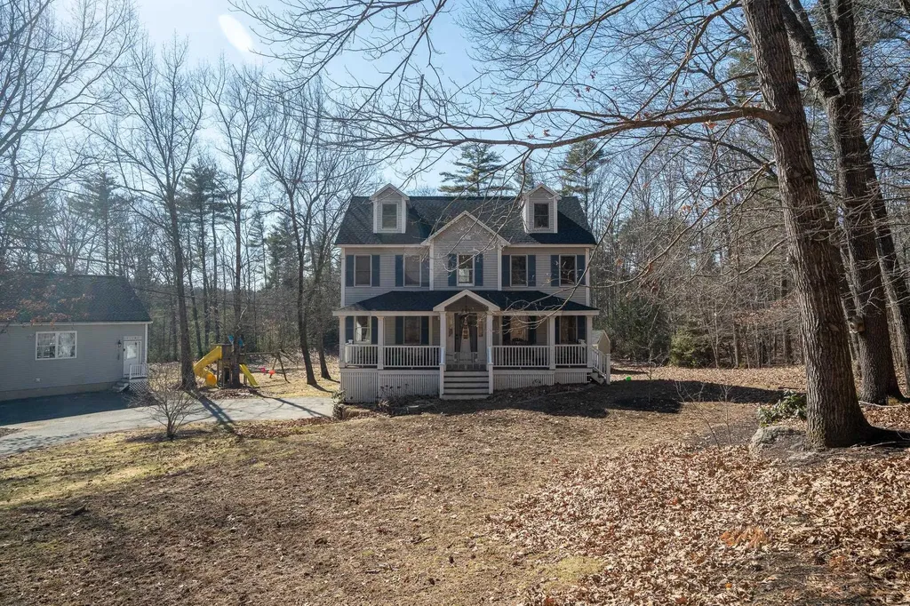 11 Mockingbird Lane Kingston NH 03848